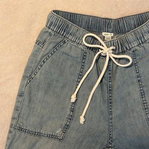 Distressed Knee Aerie Pants